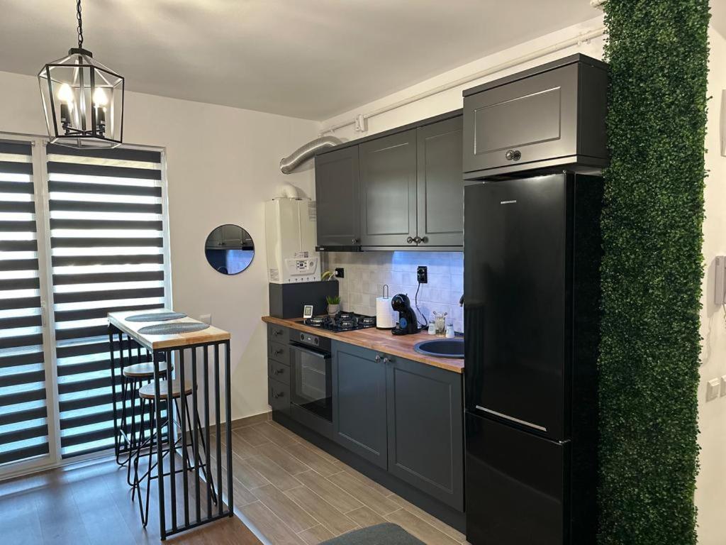 Atractiv Apartaments Chiajna Екстериор снимка
